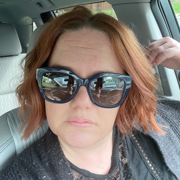 Meet your Posher, Tamara - Picture 1 of 2